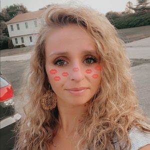 Meet your Posher, Alysha